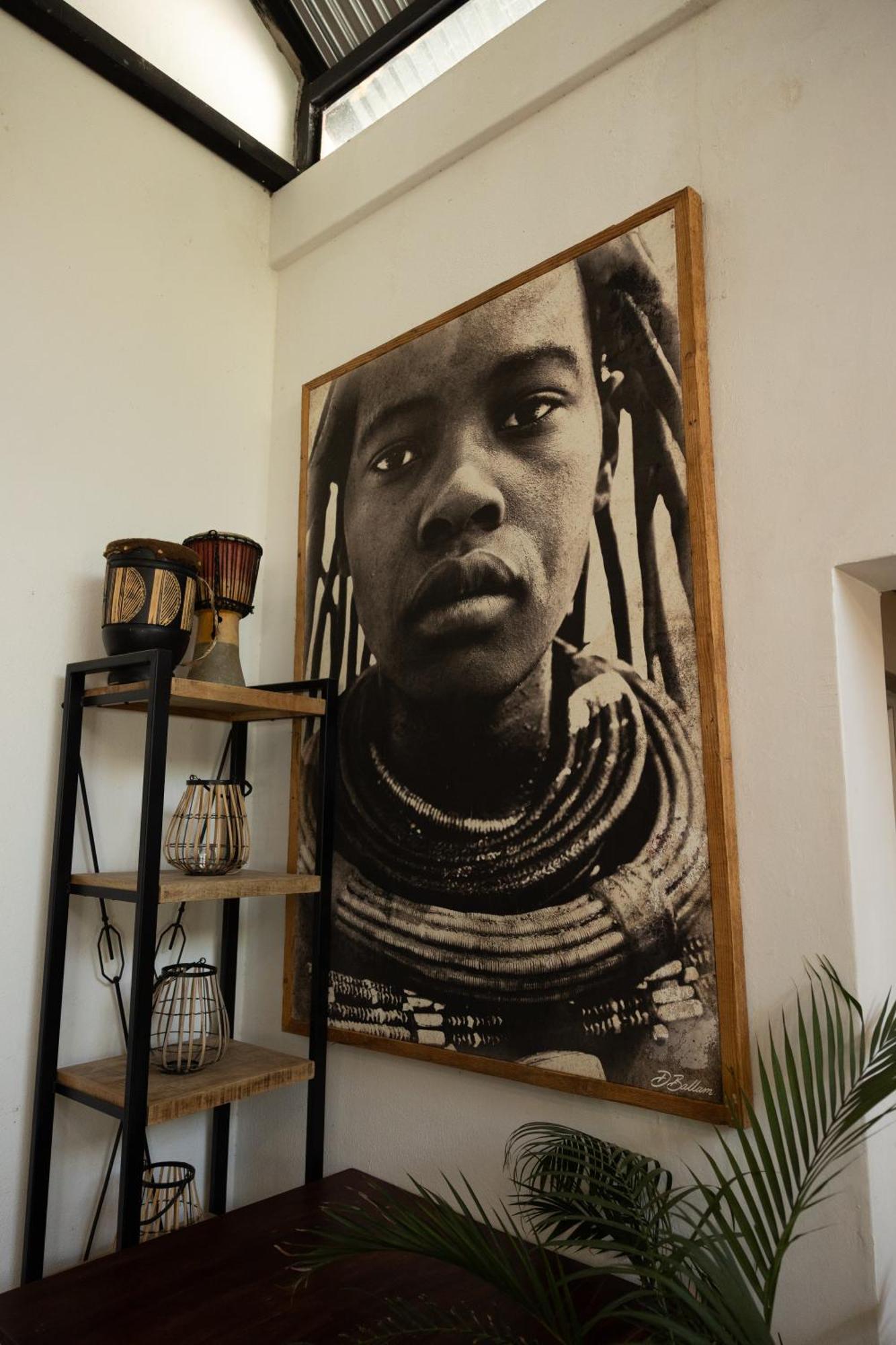 Out Of Africa Town Lodge 옷지와롱고 외부 사진